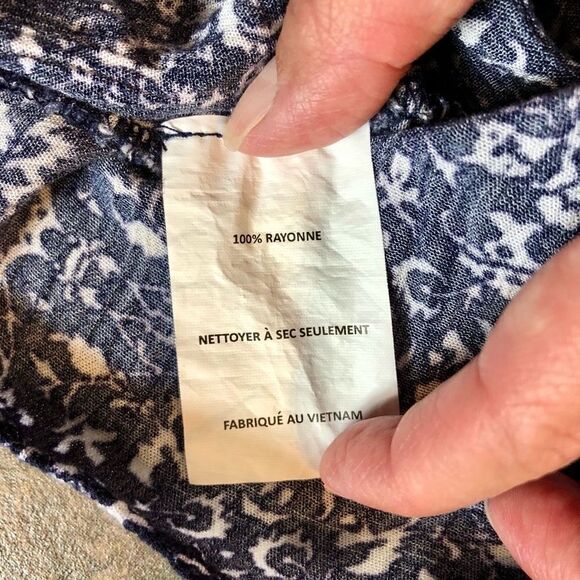 Lush Women’s Crop Top Midriff Blue Floral Top Size XL - Picture 12 of 14